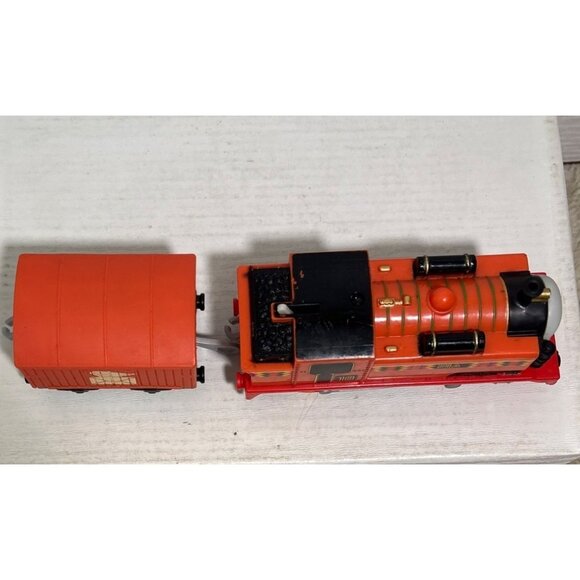 Thomas & Friends TrackMaster Nia Train Engine & Orange Mail Car 2013 Gullane - Picture 7 of 11